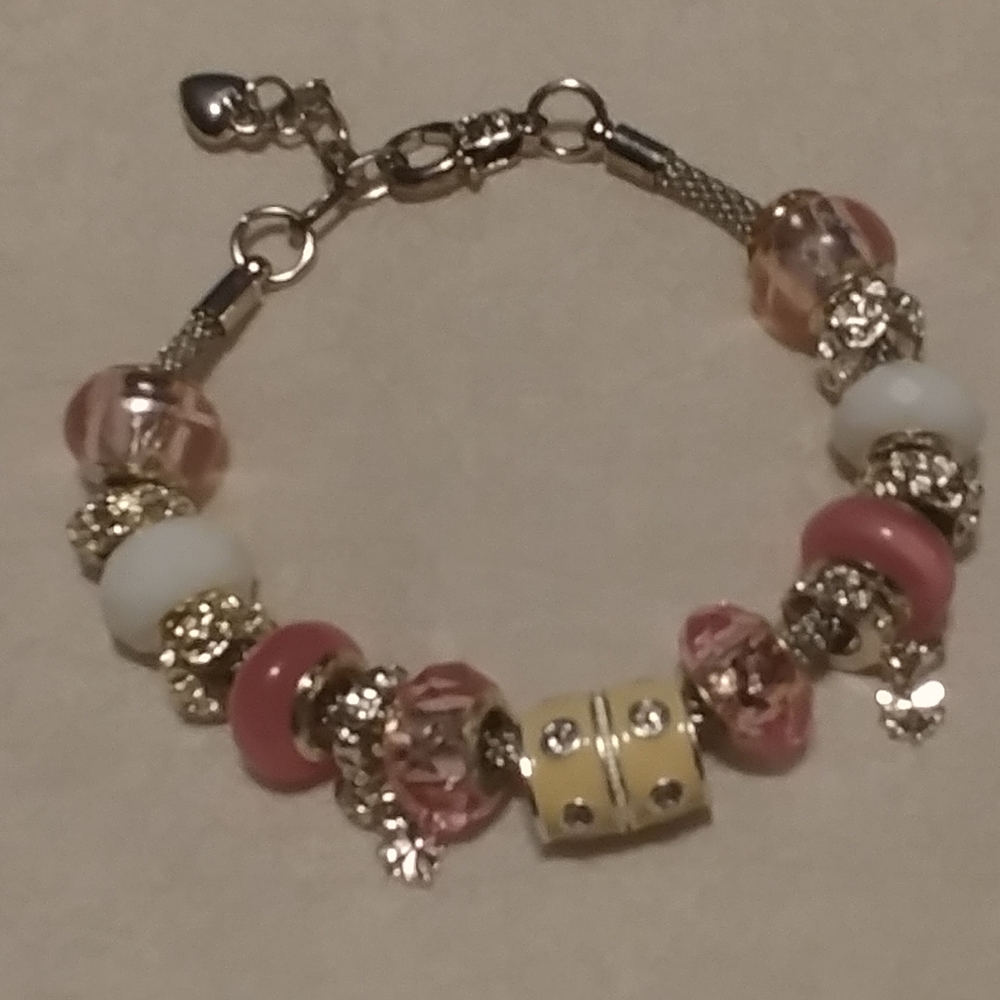 🌺2/$25 or 5/$50 Charm Bracelet